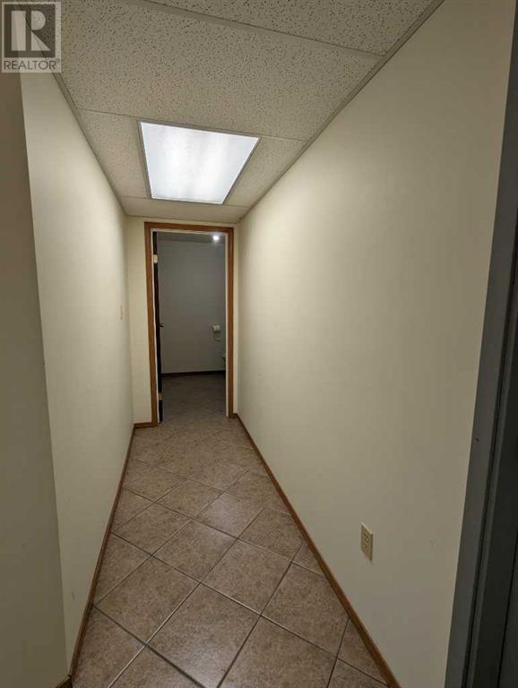 Main Floor, 524 3 Street Se, Medicine Hat, Alberta  T1A 0H3 - Photo 37 - A2048107