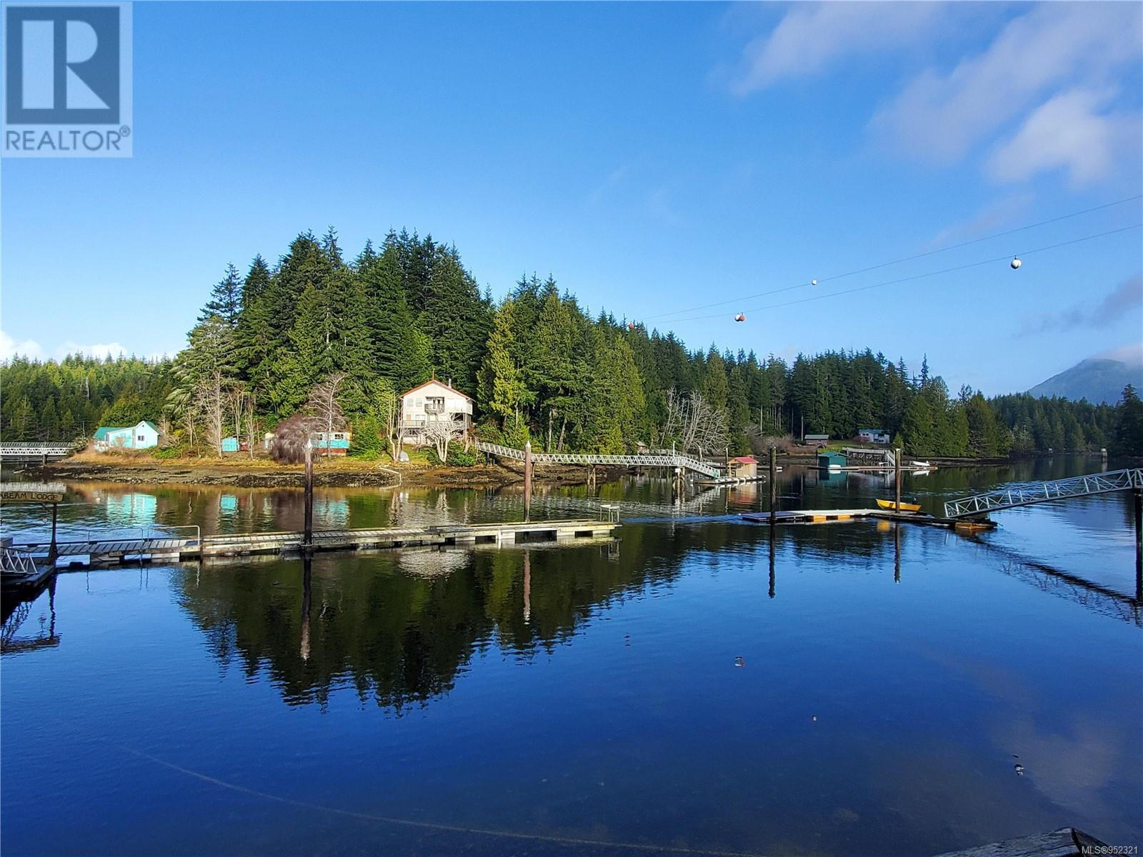 370 Grappler Inlet, Bamfield, British Columbia  V0R 1B0 - Photo 1 - 952321