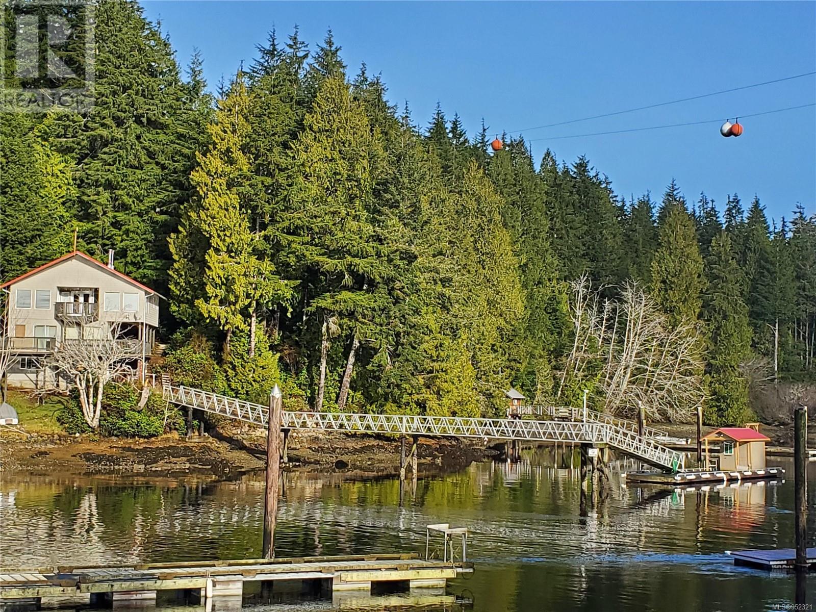 370 Grappler Inlet, Bamfield, British Columbia  V0R 1B0 - Photo 2 - 952321