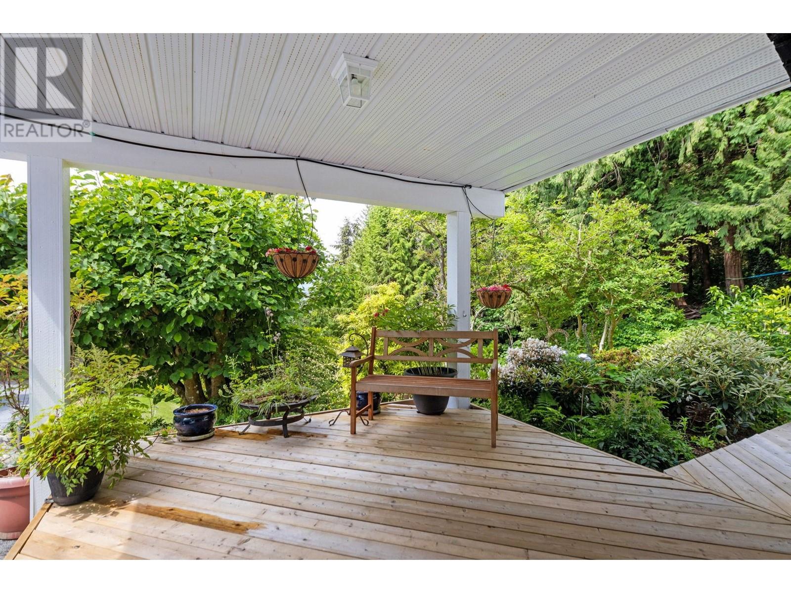 195 Isleview Place, Lions Bay, British Columbia  V0N 2E0 - Photo 4 - R2845767