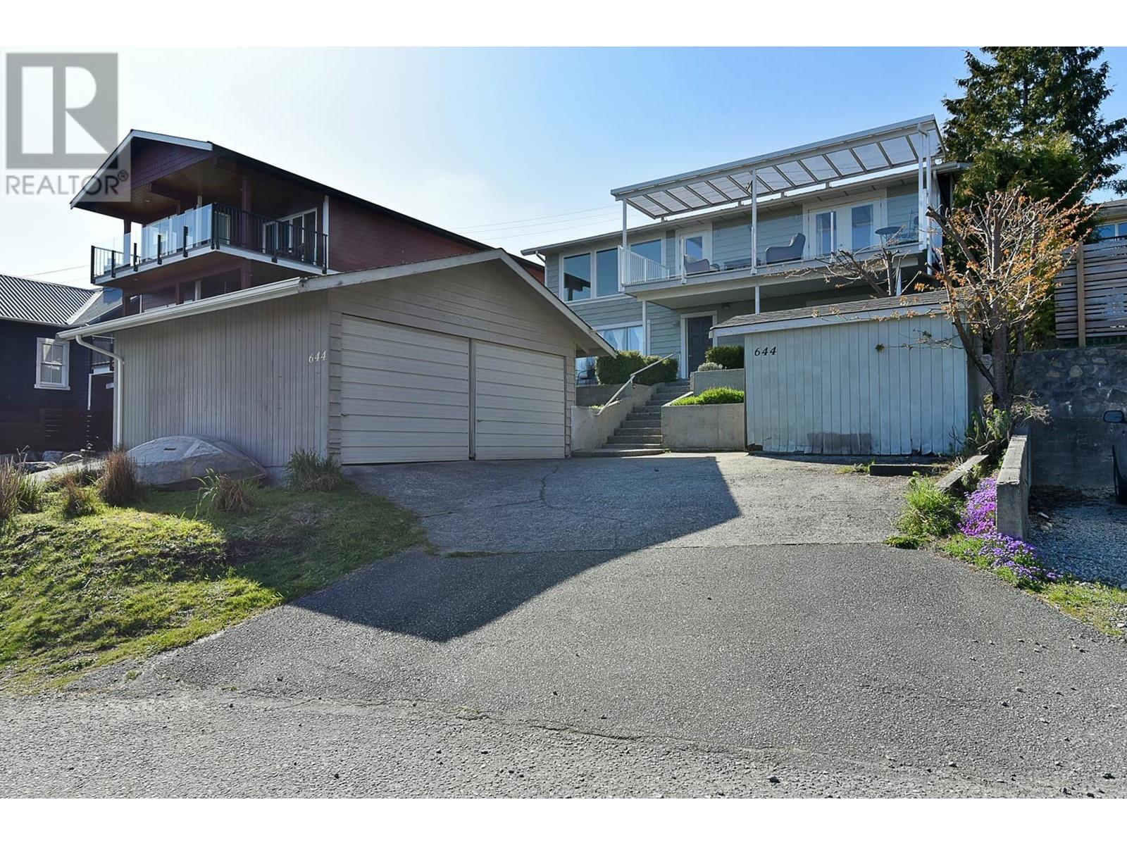 644 Gibsons Way, Gibsons, British Columbia  V0N 1V9 - Photo 34 - R2845819