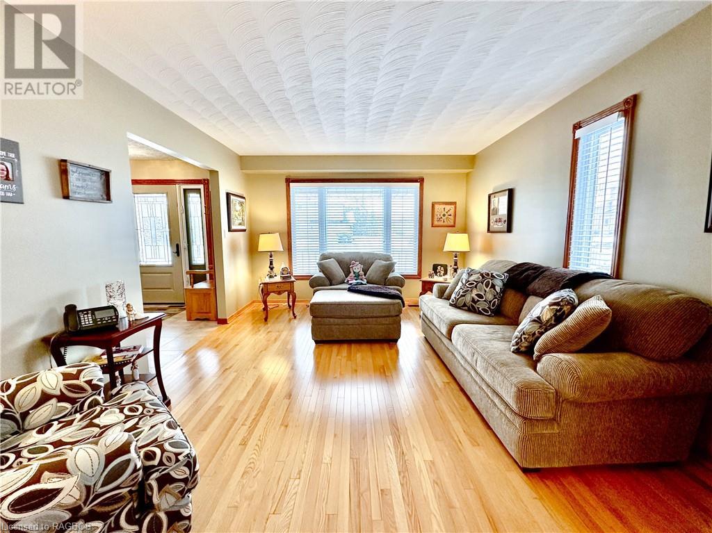 1 West River Road, Walkerton, Ontario N0G 2V0 (26466866) Royal LePage