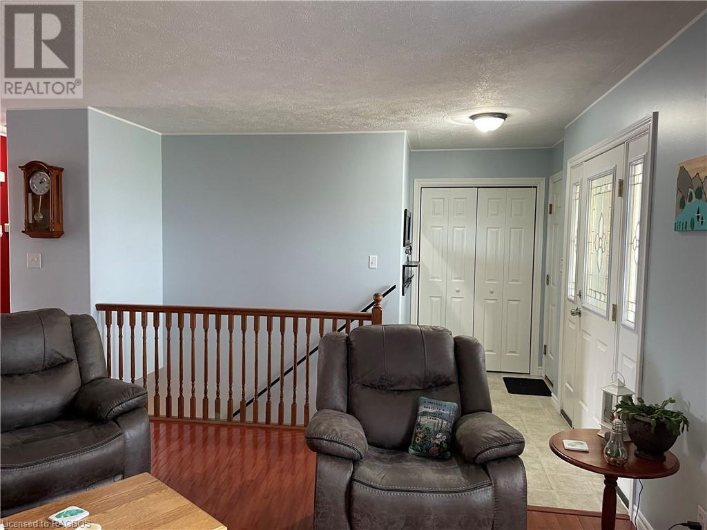 636 22nd Avenue, Hanover, Ontario  N4N 3W7 - Photo 5 - 40529794