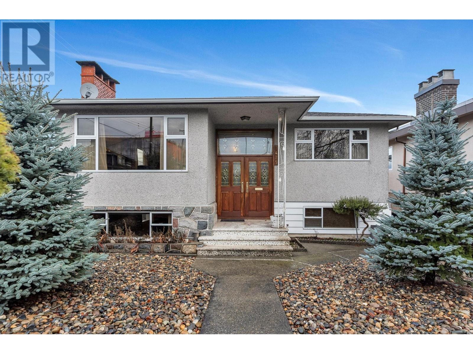 2425 Kitchener Street, Vancouver, British Columbia  V5K 3C4 - Photo 1 - R2845885