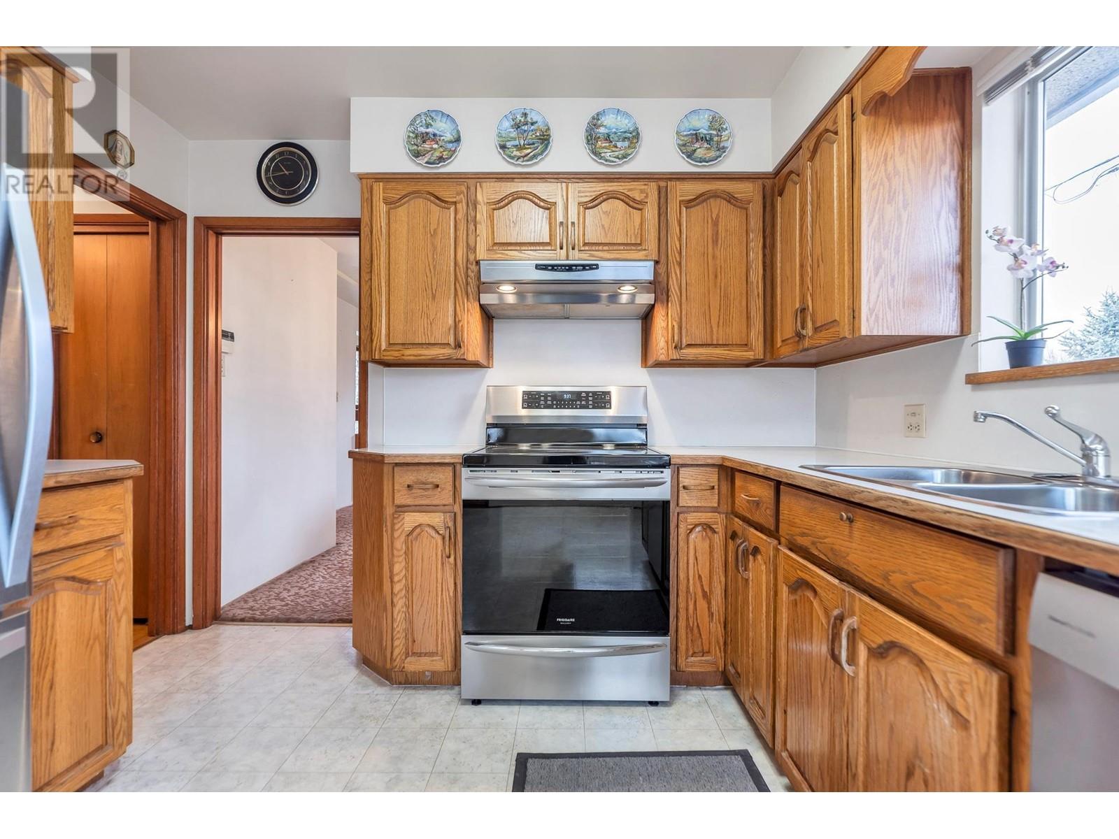 2425 Kitchener Street, Vancouver, British Columbia  V5K 3C4 - Photo 3 - R2845885