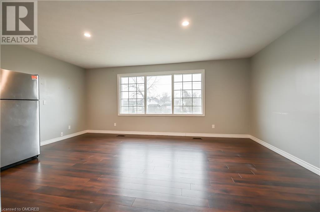 18 Antwerp Street, St. Catharines, Ontario  L2S 1V8 - Photo 5 - 40535886