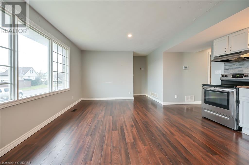 18 Antwerp Street, St. Catharines, Ontario  L2S 1V8 - Photo 6 - 40535886