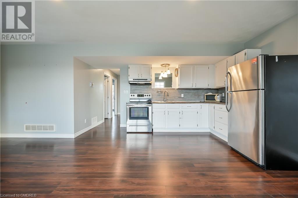 18 Antwerp Street, St. Catharines, Ontario  L2S 1V8 - Photo 7 - 40535886