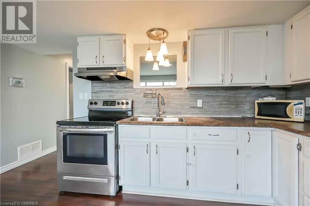 18 Antwerp Street, St. Catharines, Ontario  L2S 1V8 - Photo 8 - 40535886