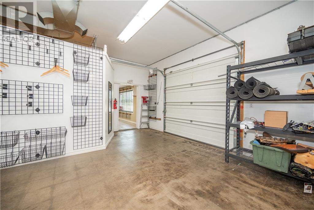 2427 Petawawa Boulevard, Petawawa, Ontario  K8H 2Z4 - Photo 16 - 1375826