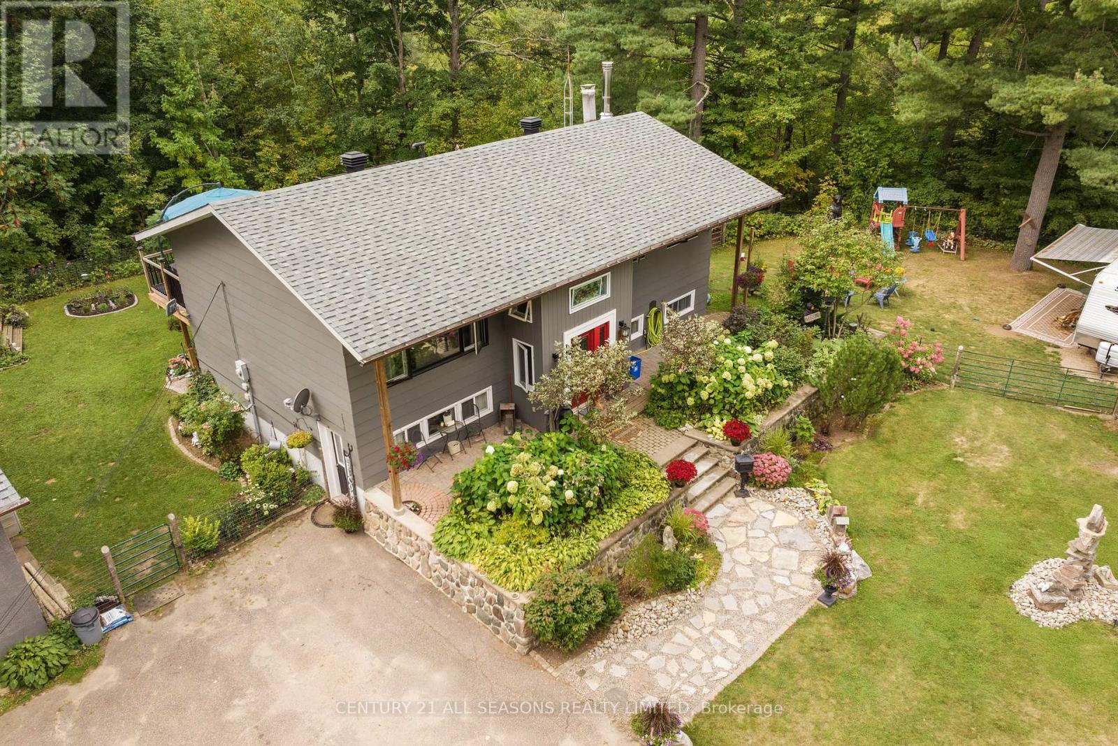 319 Old L'amable Rd, Bancroft, Ontario  K0L 1C0 - Photo 1 - X8036106