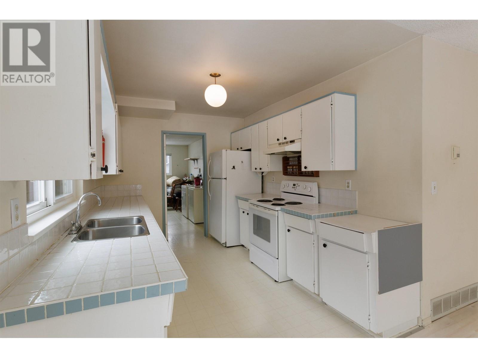 21579 Cherrington Avenue, Maple Ridge, British Columbia  V2X 8R2 - Photo 10 - R2845923