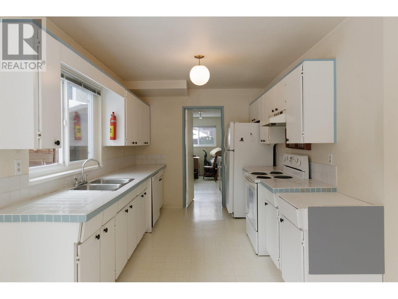 21579 Cherrington Avenue, Maple Ridge, British Columbia  V2X 8R2 - Photo 11 - R2845923