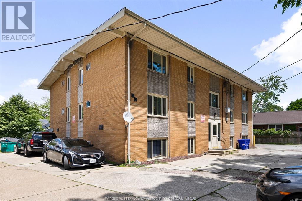 7555 Wyandotte East, Windsor, Ontario  N8S 1S2 - Photo 2 - 24001801