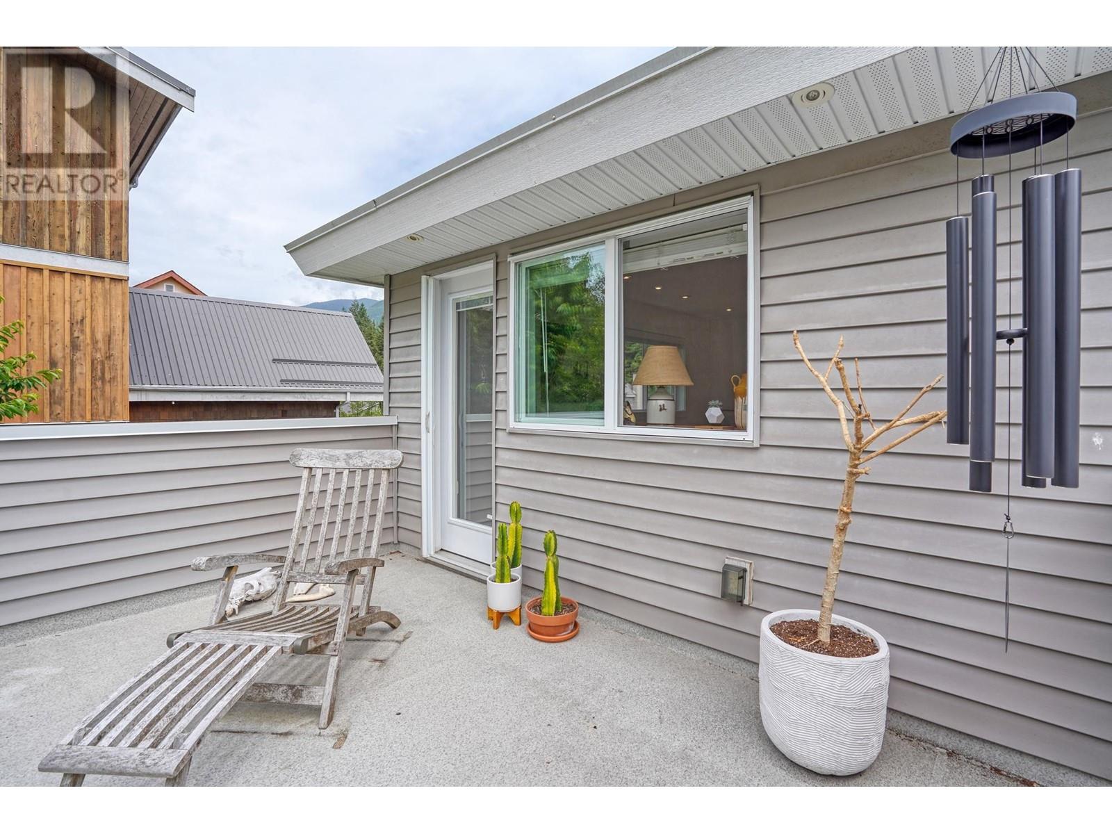 1011 Tobermory Way, Squamish, British Columbia  V0N 1T0 - Photo 12 - R2845994