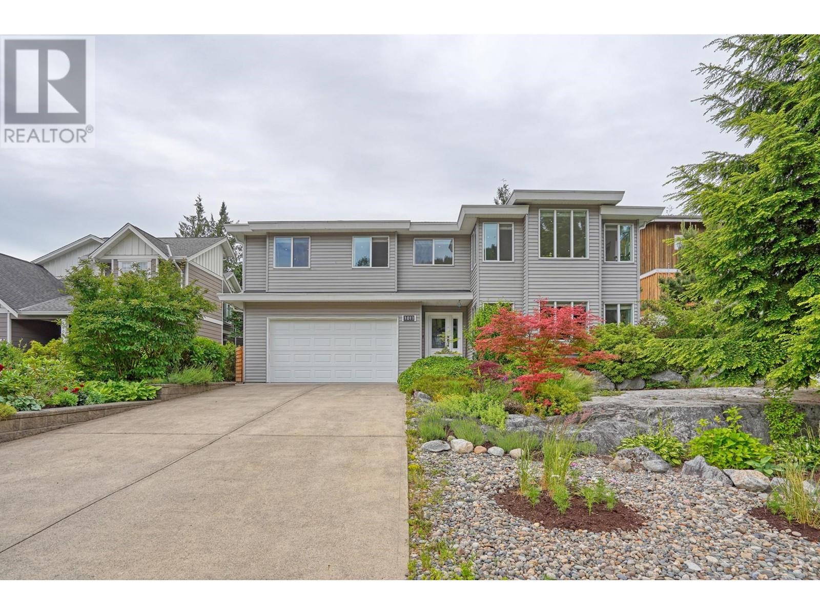 1011 Tobermory Way, Squamish, British Columbia  V0N 1T0 - Photo 2 - R2845994