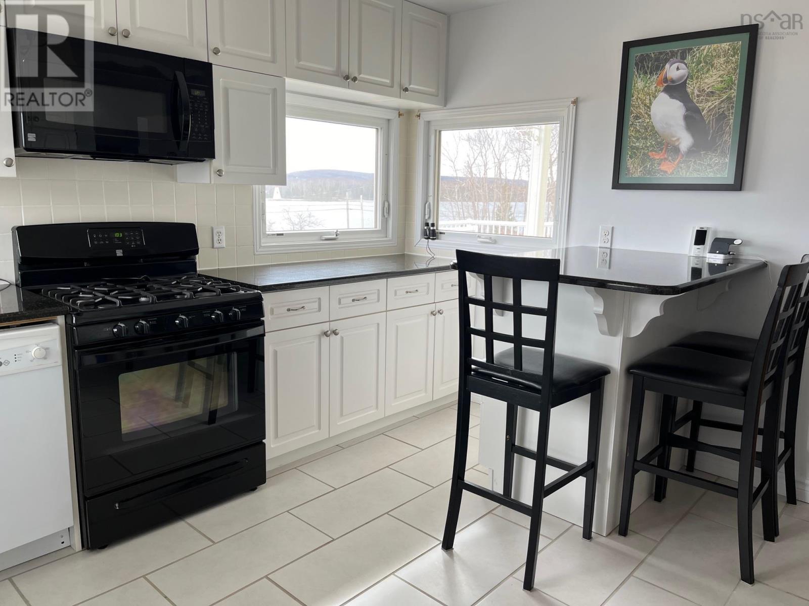 647 Baddeck Bay Road, Baddeck Bay, Nova Scotia  B0E 1B0 - Photo 5 - 202401954