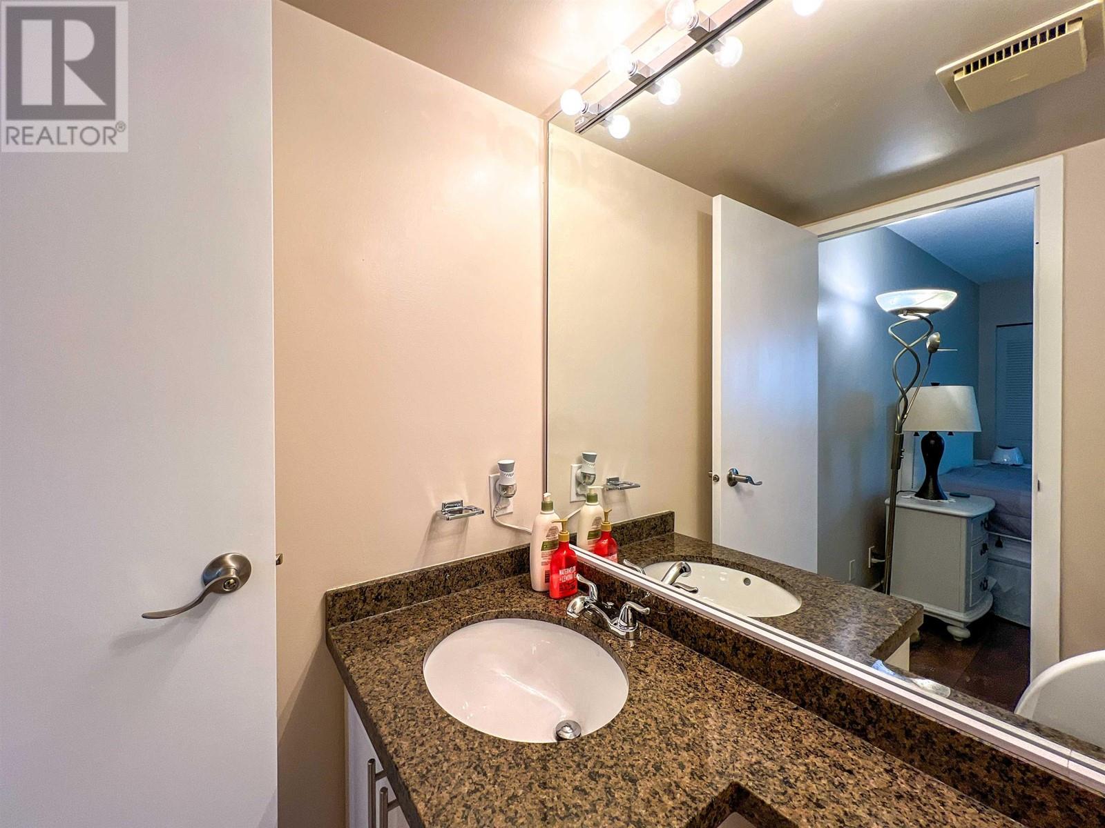 2002 3970 Carrigan Court, Burnaby, British Columbia  V3N 4S5 - Photo 12 - R2846006