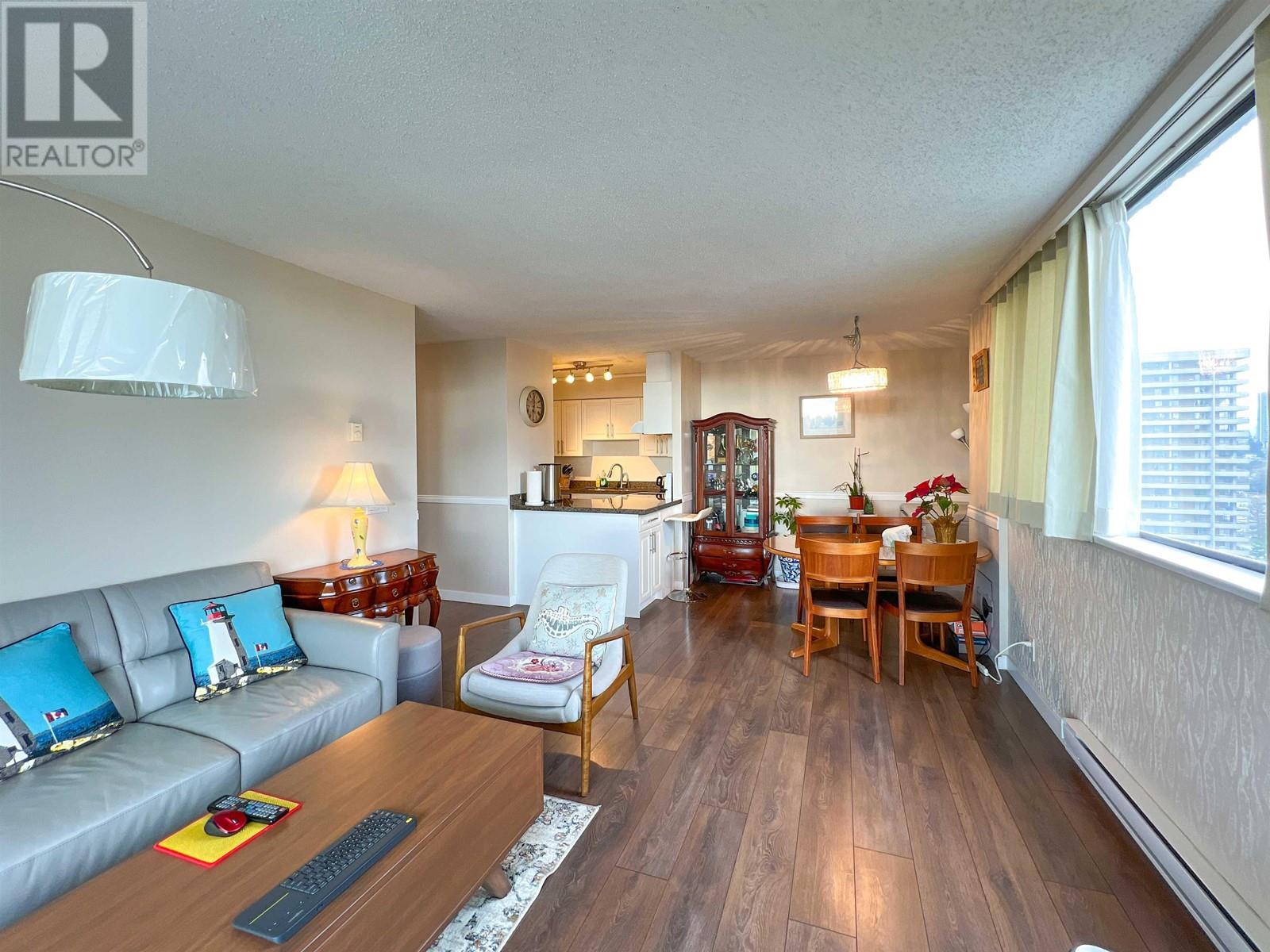 2002 3970 Carrigan Court, Burnaby, British Columbia  V3N 4S5 - Photo 3 - R2846006