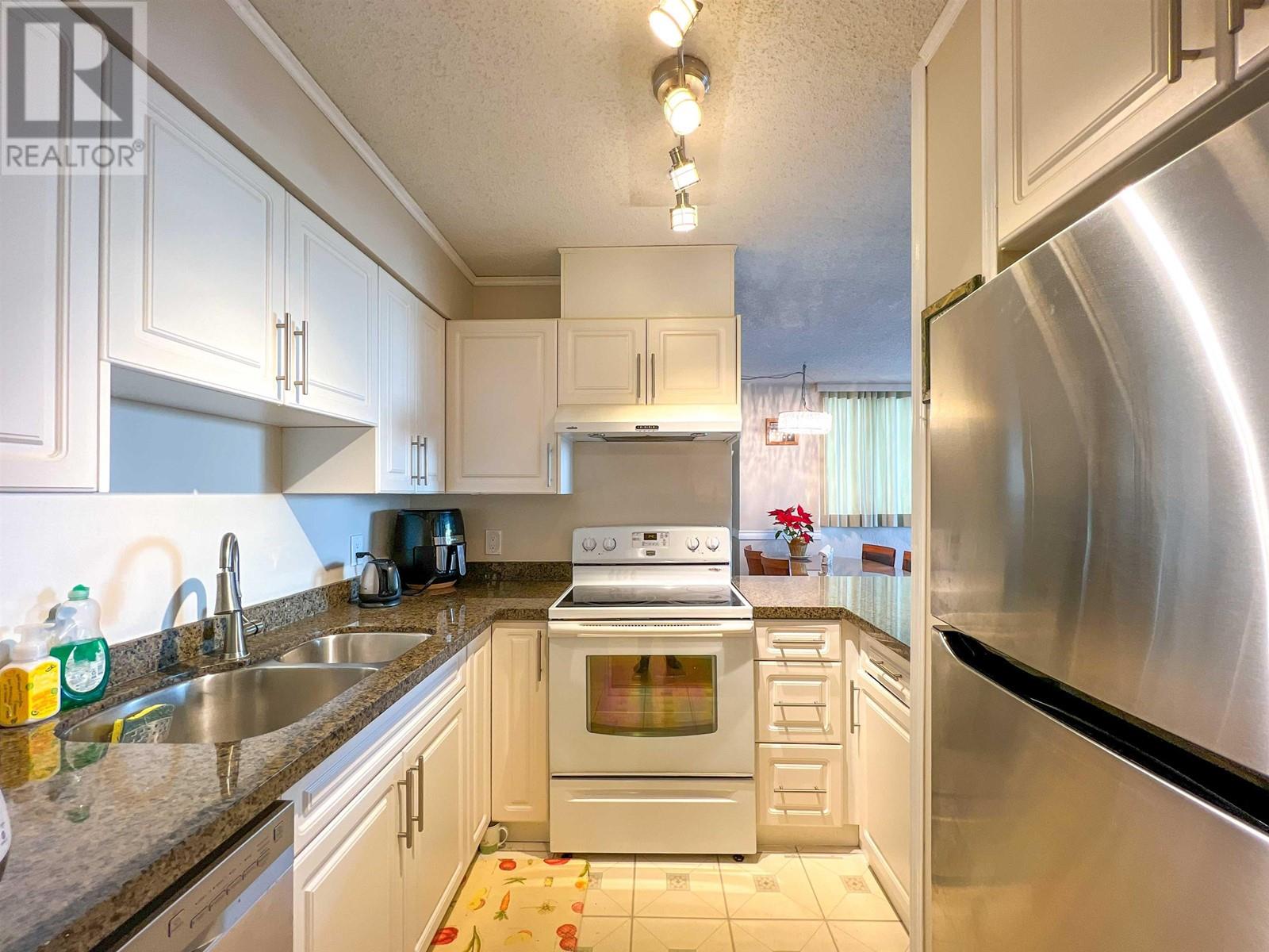 2002 3970 Carrigan Court, Burnaby, British Columbia  V3N 4S5 - Photo 5 - R2846006