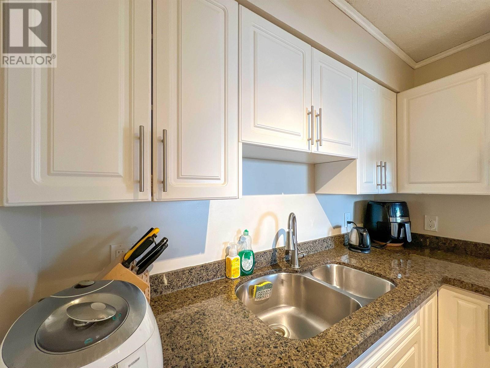 2002 3970 Carrigan Court, Burnaby, British Columbia  V3N 4S5 - Photo 6 - R2846006