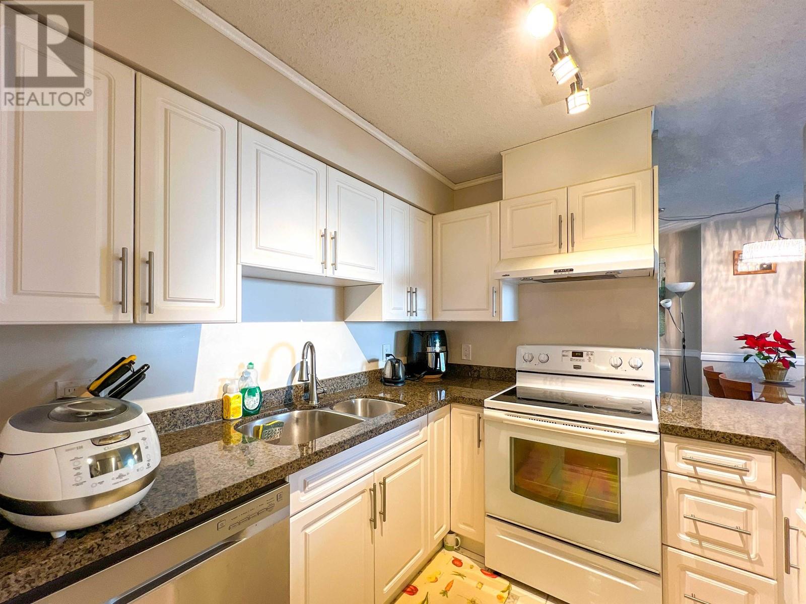 2002 3970 Carrigan Court, Burnaby, British Columbia  V3N 4S5 - Photo 7 - R2846006
