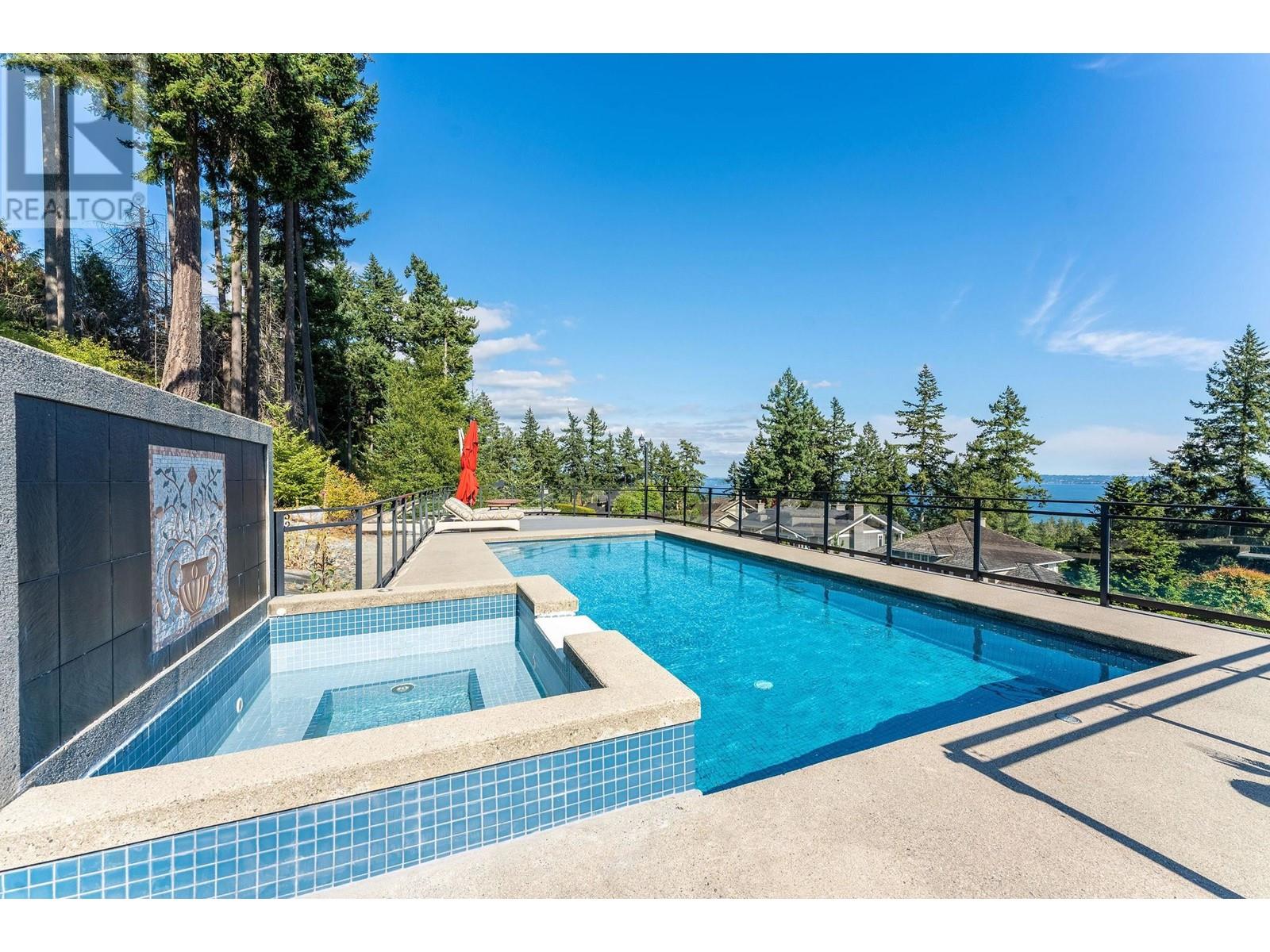 4845 Vista Place, West Vancouver, British Columbia  V7W 3E7 - Photo 2 - R2846092