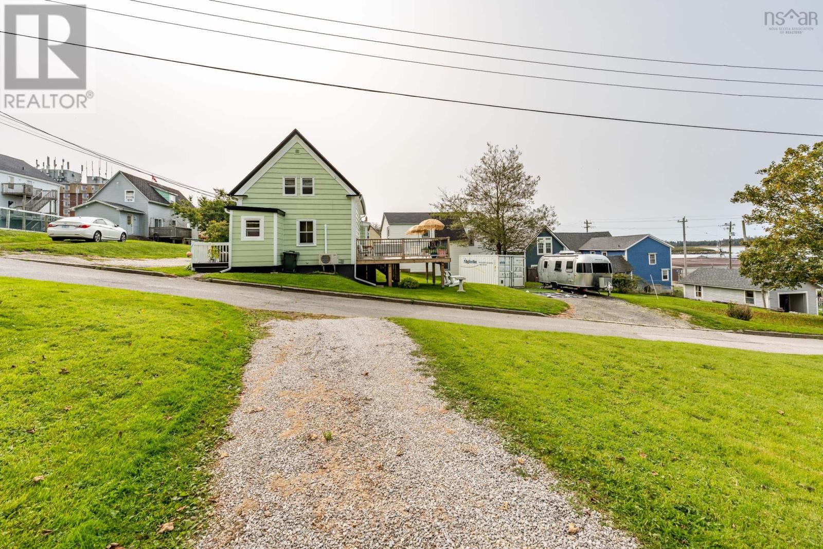9 Catherine Street, Yarmouth, Nova Scotia  B5A 2Z1 - Photo 5 - 202402043
