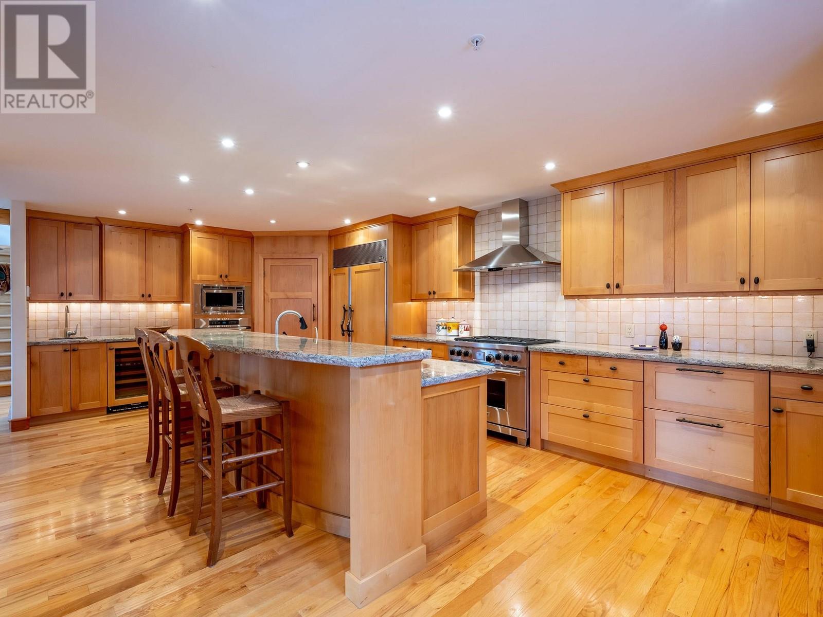 3826 Sunridge Drive, Whistler, British Columbia  V8E 0W1 - Photo 6 - R2846126