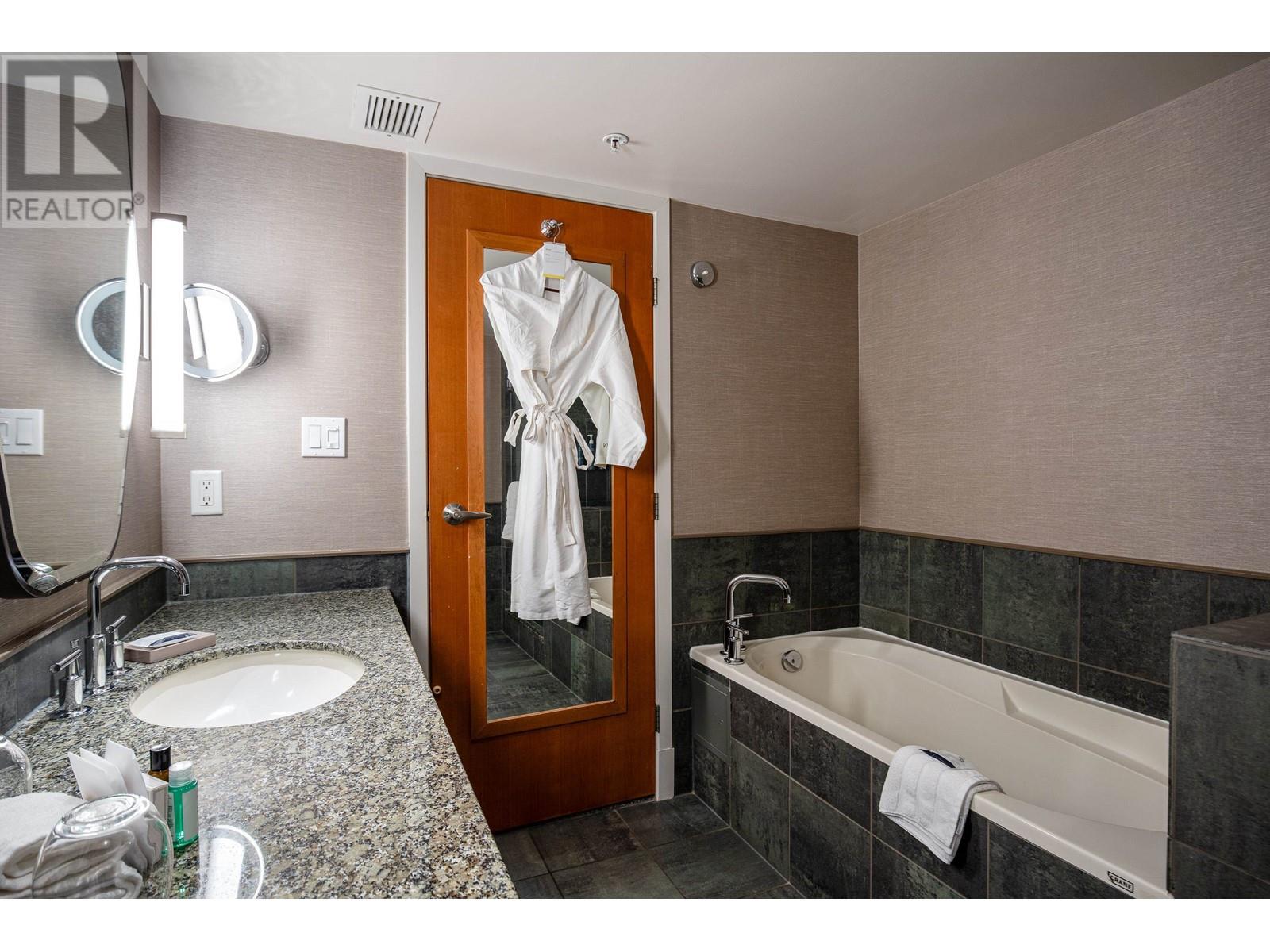 880 4090 Whistler Way, Whistler, British Columbia  V8E 1J3 - Photo 14 - R2846234