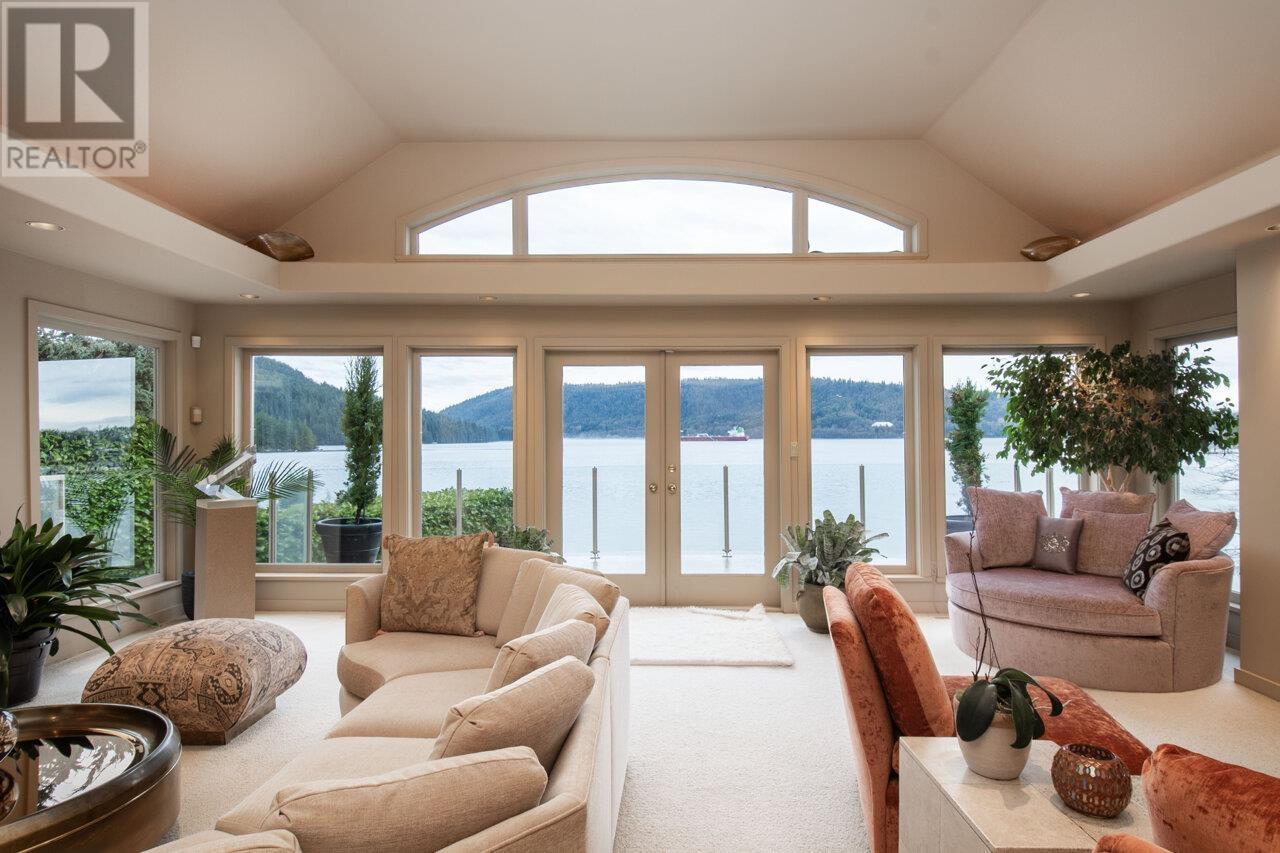 4527 Stonehaven Avenue, North Vancouver, British Columbia  V7G 1E7 - Photo 13 - R2846279