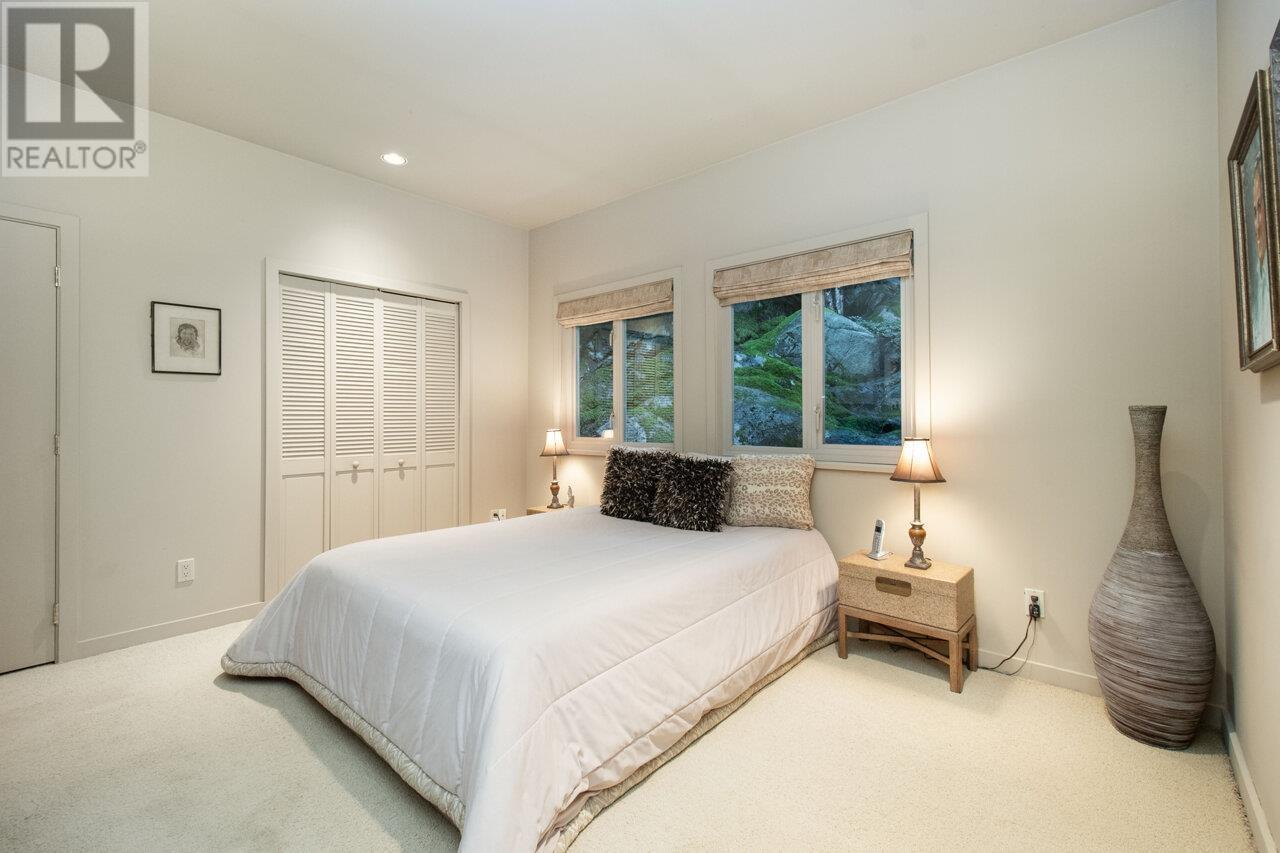 4527 Stonehaven Avenue, North Vancouver, British Columbia  V7G 1E7 - Photo 30 - R2846279