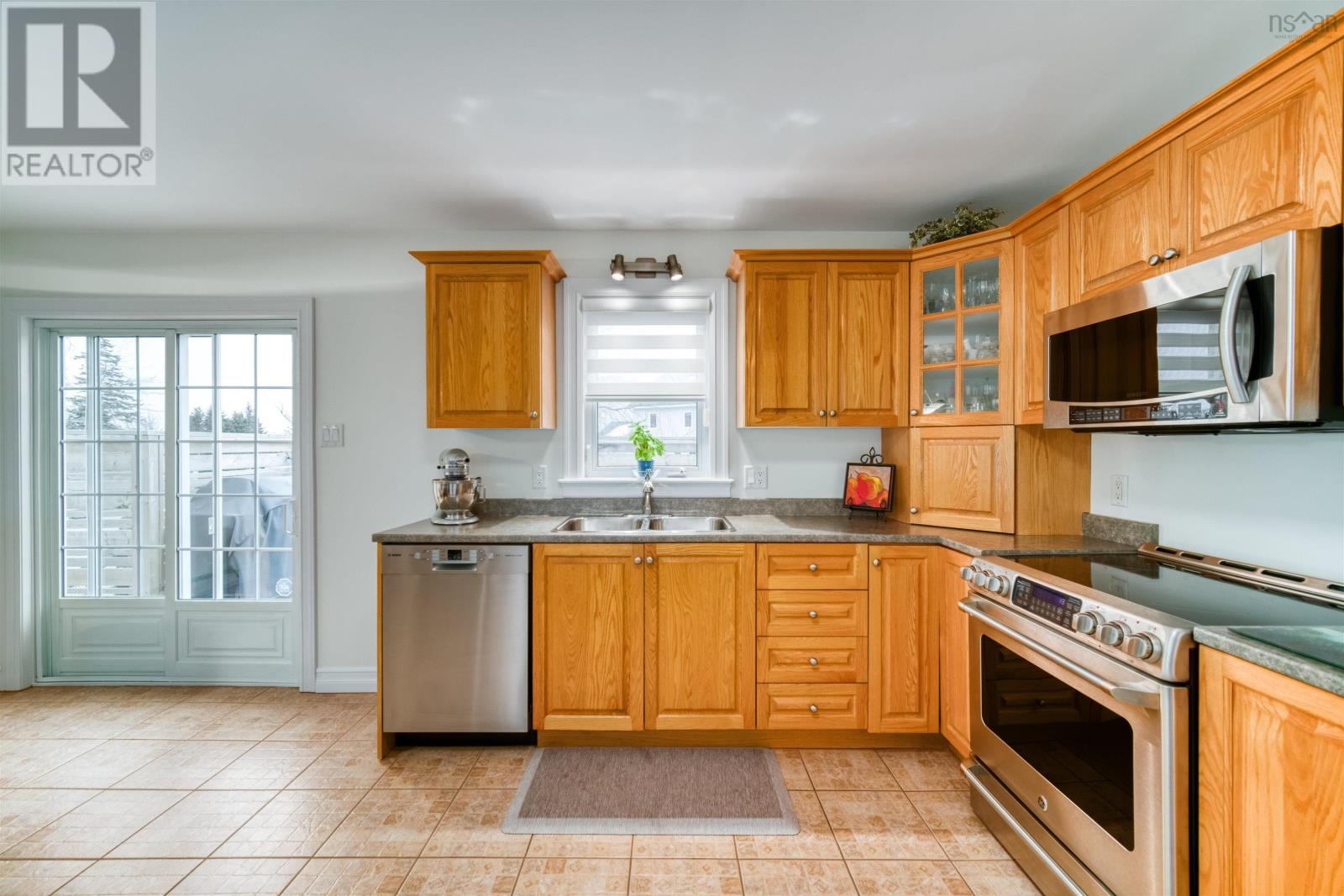 24 Morris Lake Drive, Cole Harbour, Nova Scotia  B2V 2V8 - Photo 10 - 202402080