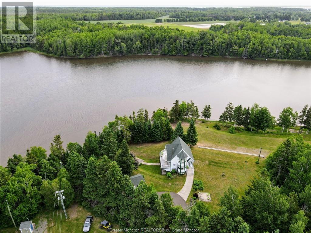 18 Denis St, Bouctouche, New Brunswick  E4S 3A9 - Photo 2 - M157085