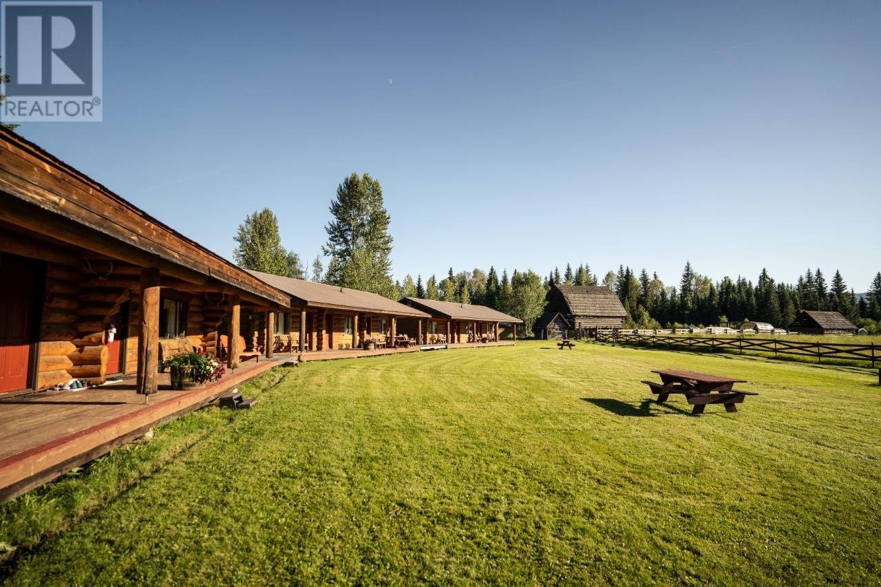 5565 Clearwater Valley Rd, Clearwater, British Columbia   - Photo 10 - 176536