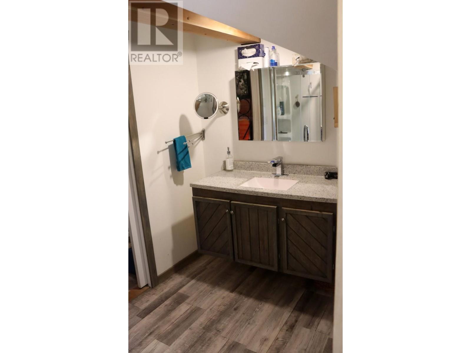 5565 Clearwater Valley Rd, Clearwater, British Columbia   - Photo 35 - 176536