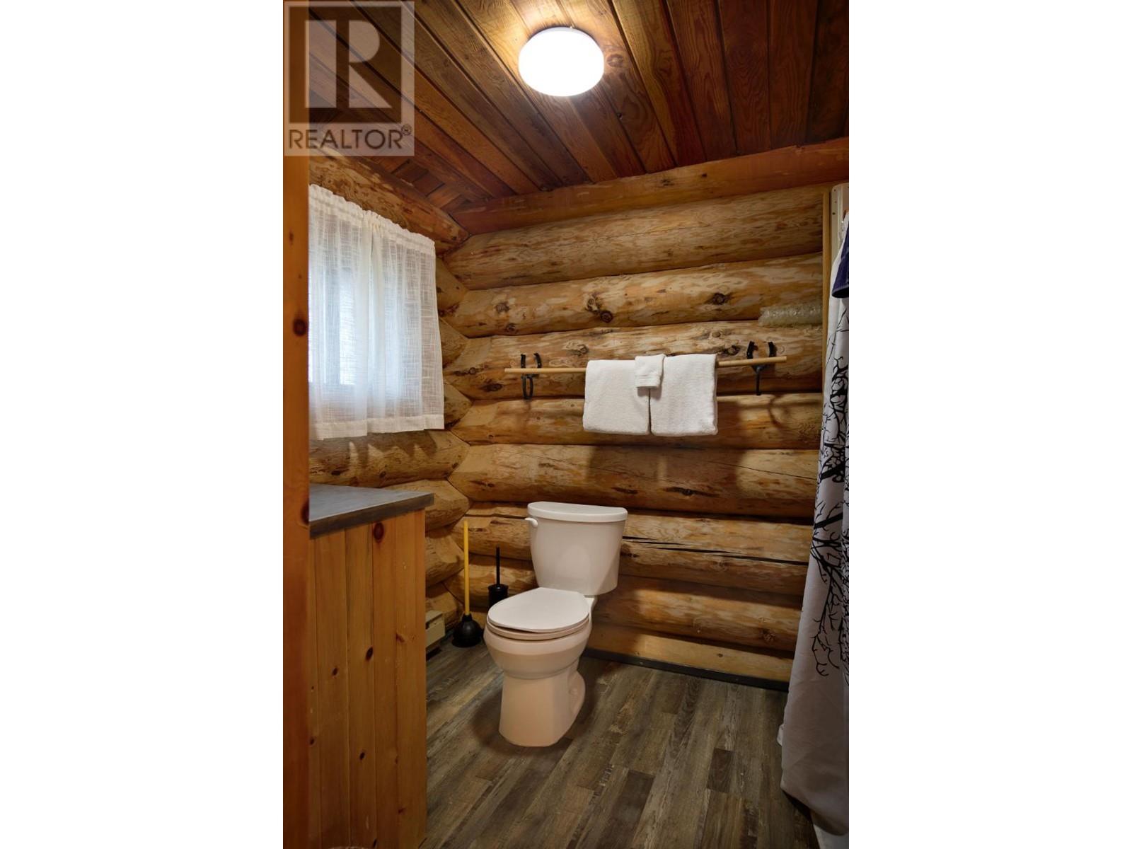 5565 Clearwater Valley Rd, Clearwater, British Columbia   - Photo 5 - 176536