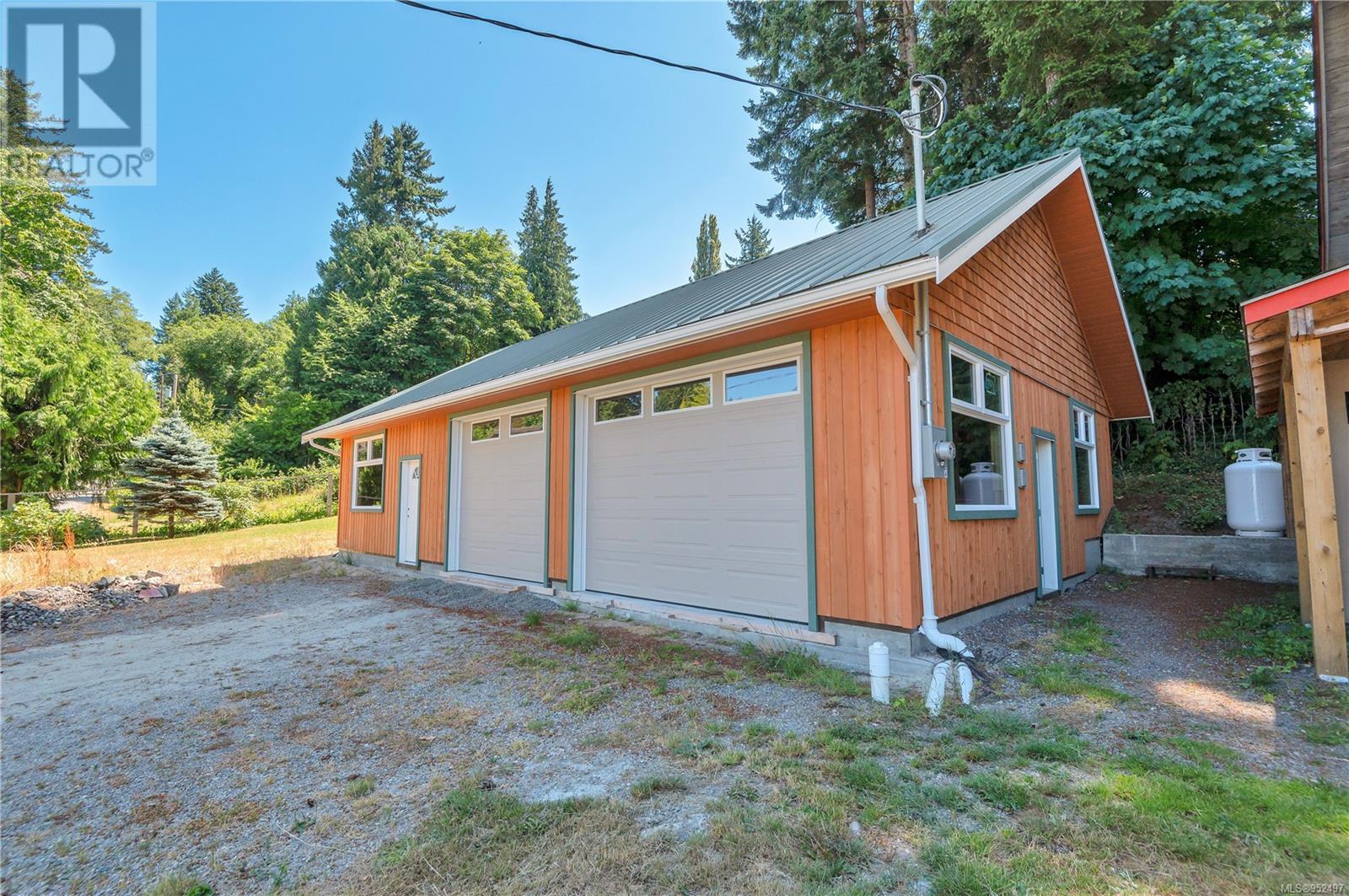 681 Bull Rd, Quadra Island, British Columbia  V0P 1H0 - Photo 3 - 952497