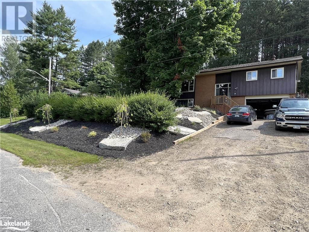 309 Syples Street, Burk's Falls, Ontario  P0A 1C0 - Photo 1 - 40536067