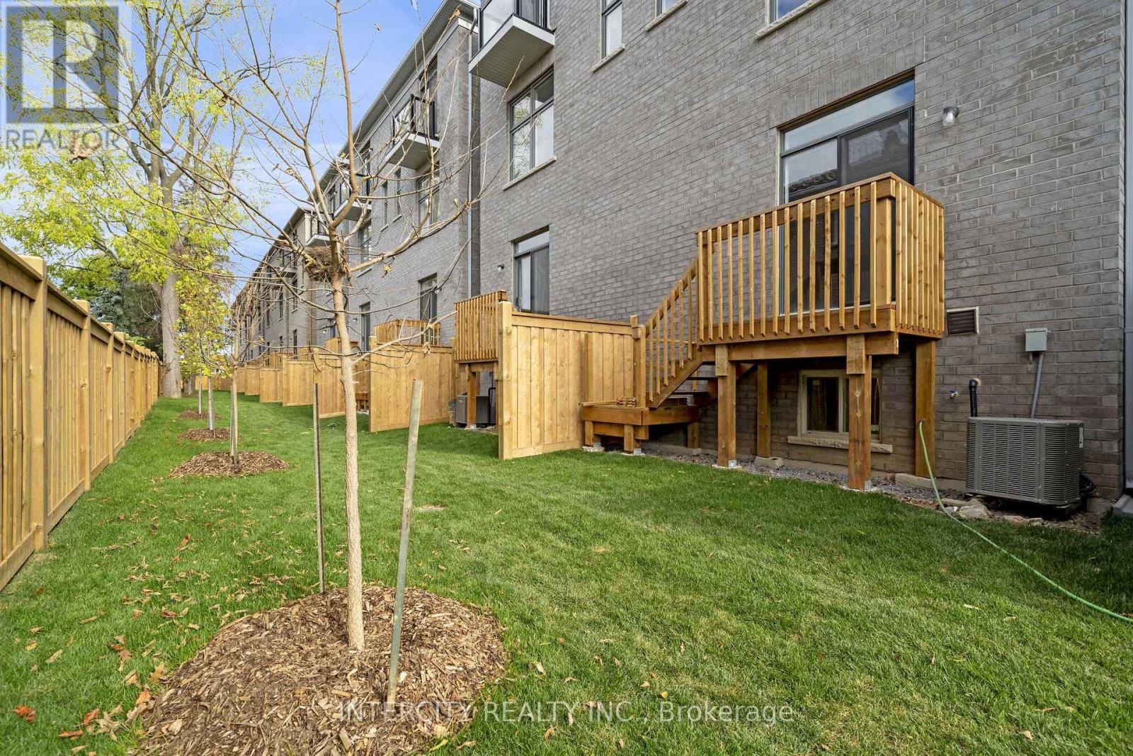 4 Tarmola Park Court, Toronto, Ontario  M9L 2L1 - Photo 12 - W8041570