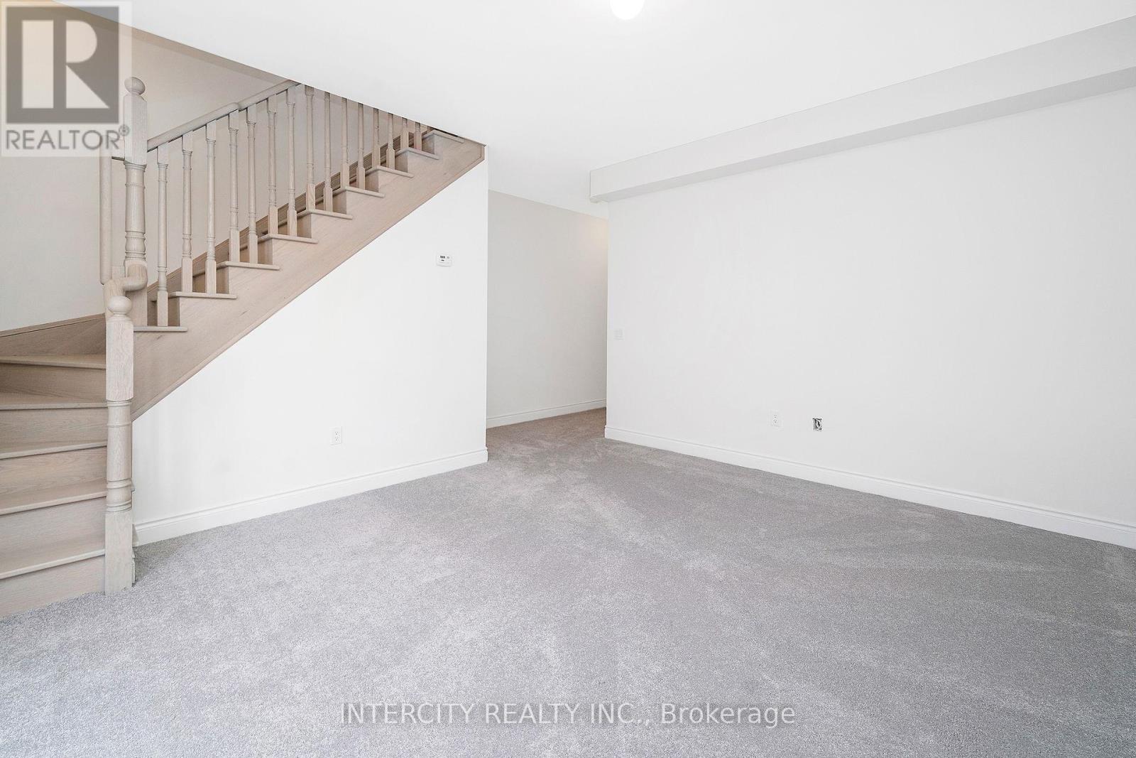 4 Tarmola Park Crt, Toronto, Ontario  M9L 2L1 - Photo 18 - W8041570