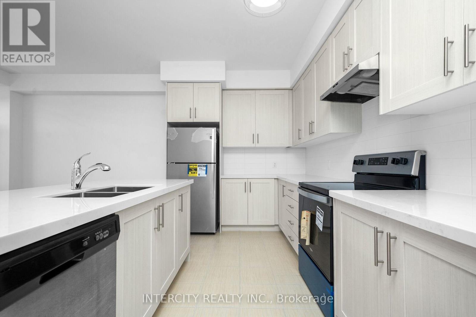 20 Tamola Park Crt, Toronto, Ontario  M9L 2L1 - Photo 14 - W8041578