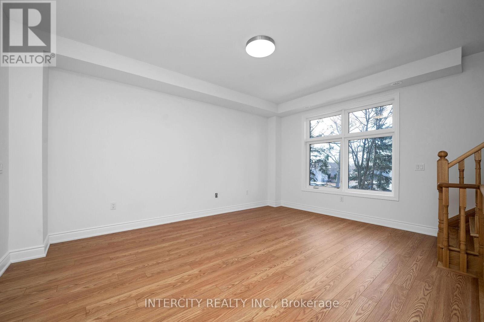 20 Tamola Park Crt, Toronto, Ontario  M9L 2L1 - Photo 17 - W8041578