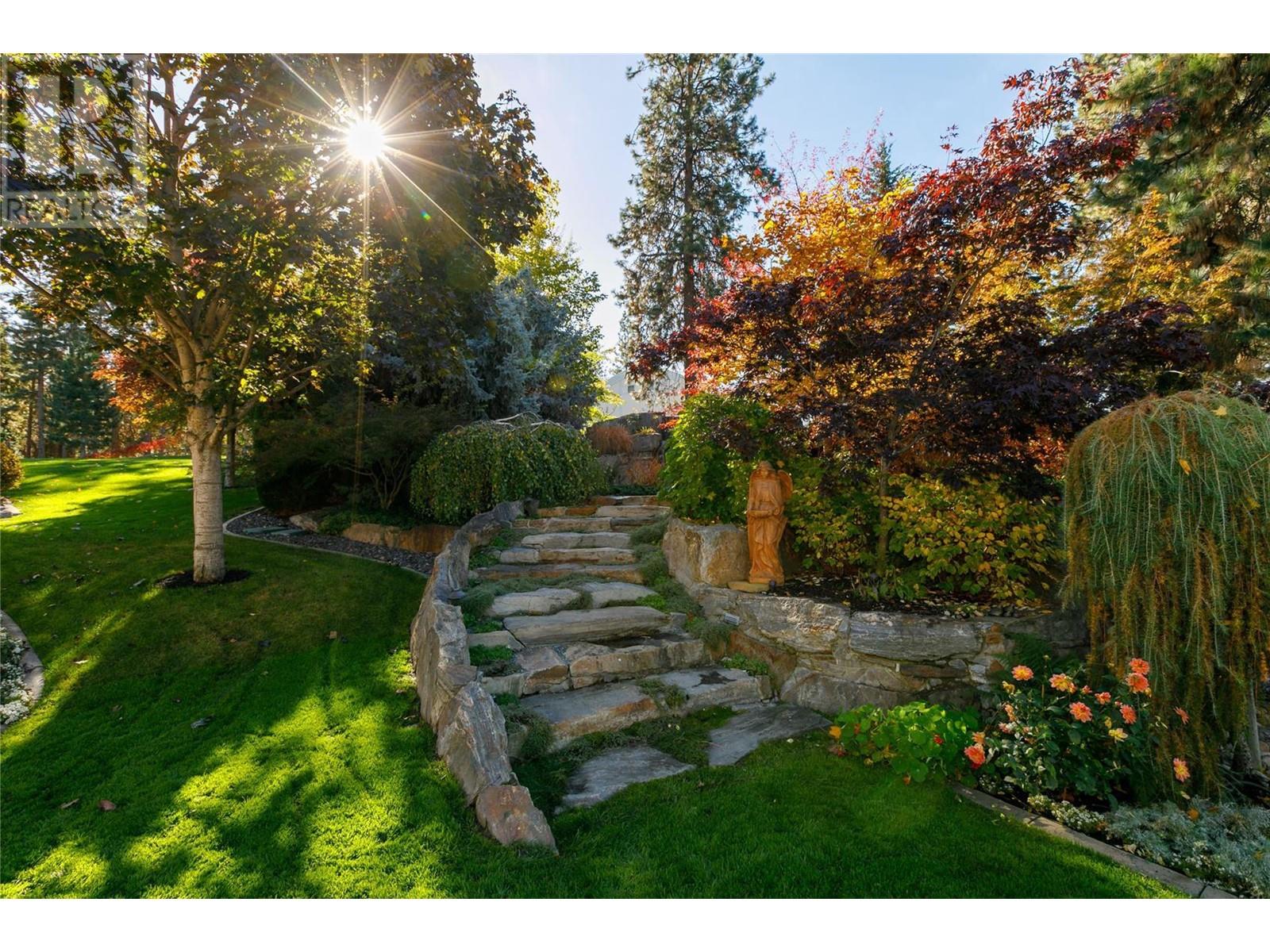 4170, 4172 Mcclain Road, Kelowna, British Columbia  V1W 4E1 - Photo 40 - 10287516