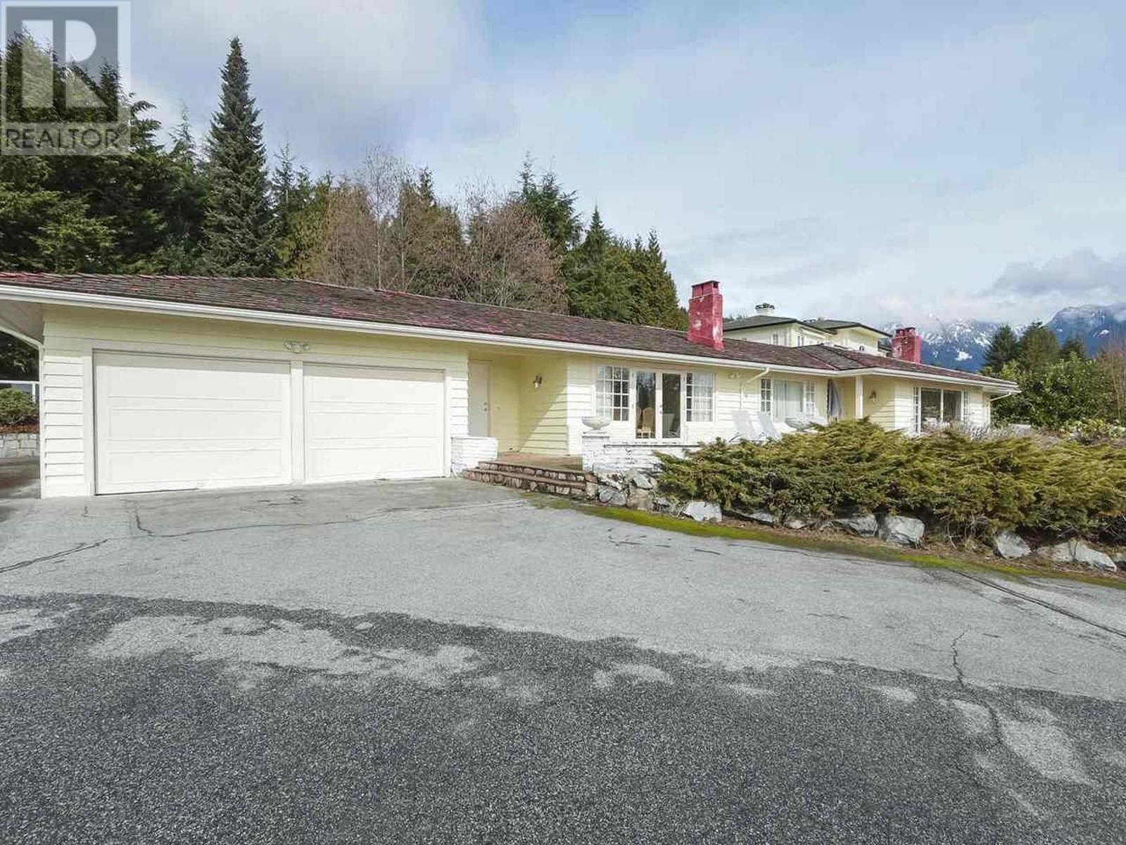 1064 EYREMOUNT DRIVE, west vancouver, British Columbia