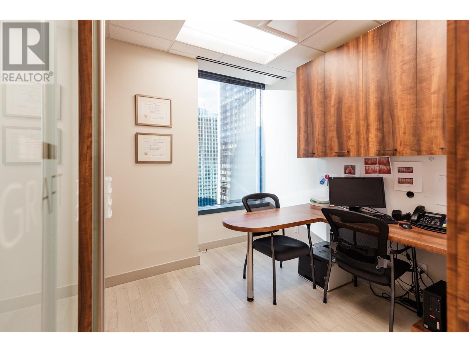 1700 1111 W Georgia Street, Vancouver, British Columbia  V6E 4M3 - Photo 14 - C8057327