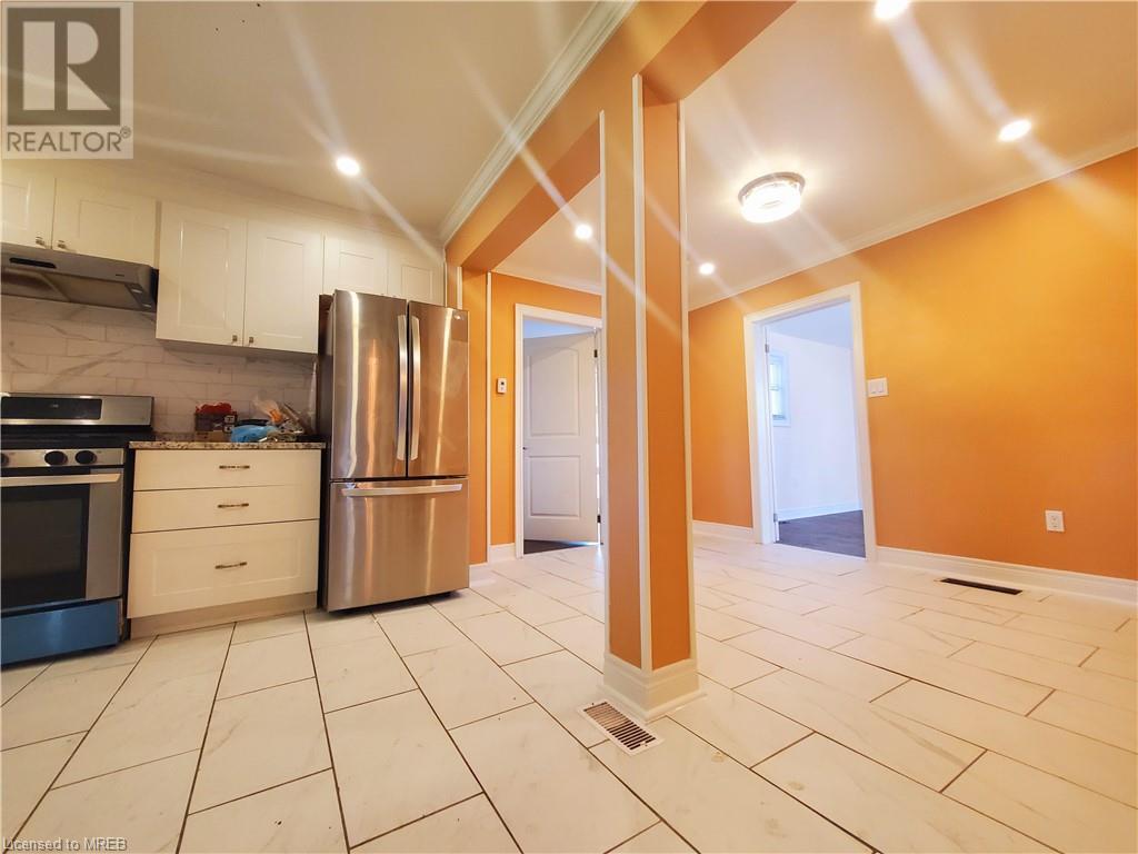 8731 Ridge Road, Niagara Falls, Ontario  L3B 5N7 - Photo 10 - 40537248