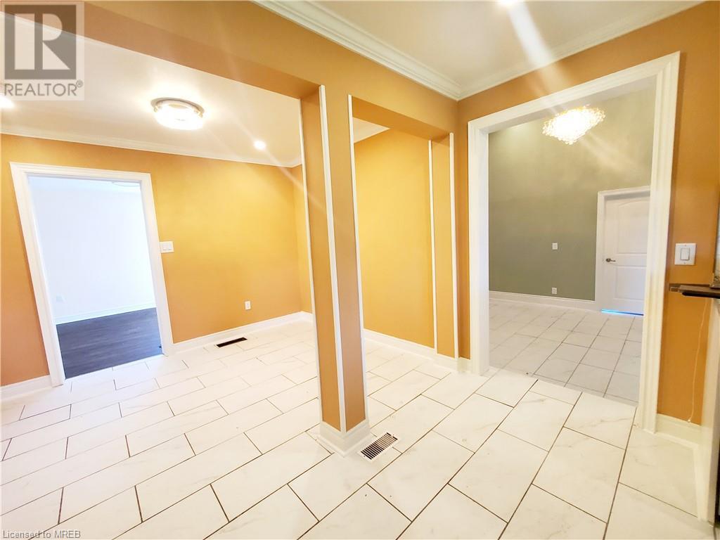 8731 Ridge Road, Niagara Falls, Ontario  L3B 5N7 - Photo 11 - 40537248