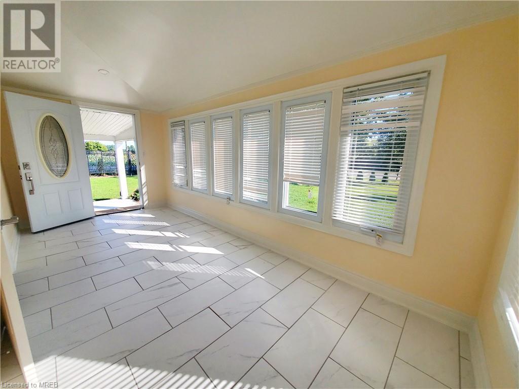 8731 Ridge Road, Niagara Falls, Ontario  L3B 5N7 - Photo 14 - 40537248