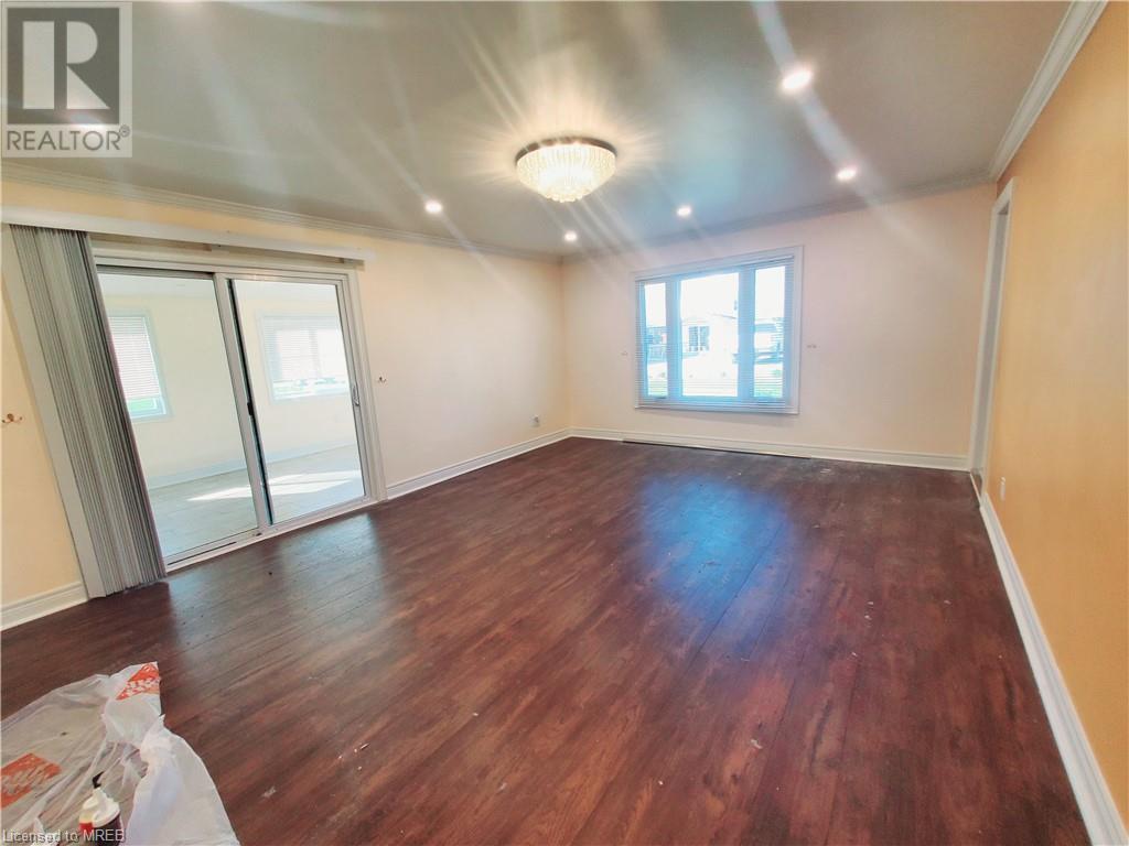 8731 Ridge Road, Niagara Falls, Ontario  L3B 5N7 - Photo 5 - 40537248